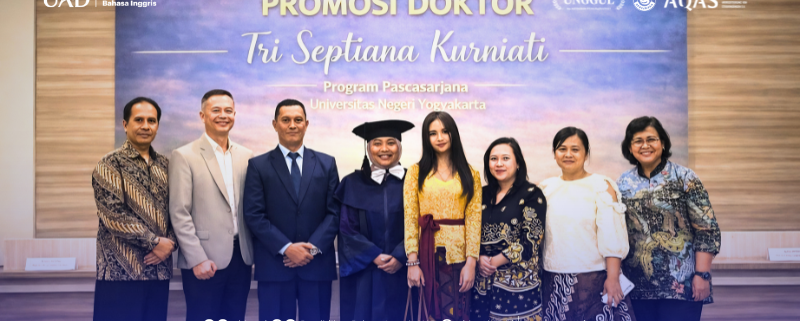 Alumni PBI UAD Raih Doktor, Rilis Buku TBLT untuk Pembelajaran Bahasa Inggris di Bidang Seni