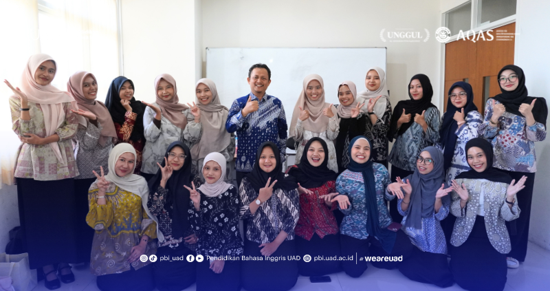 Kaprodi PBI UAD Bekali Calon Alumni Jelang Wisuda